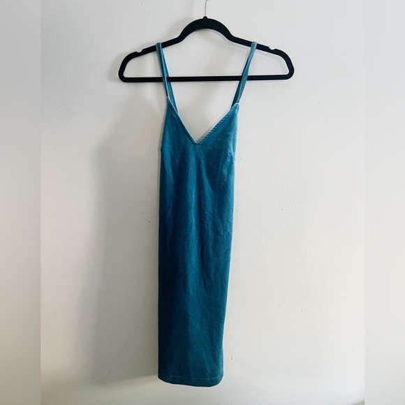 NWOT • Zyyfly Womens Spaghetti Strap Bodycon Sleeveless Backless Velvet - Picture 7 of 11